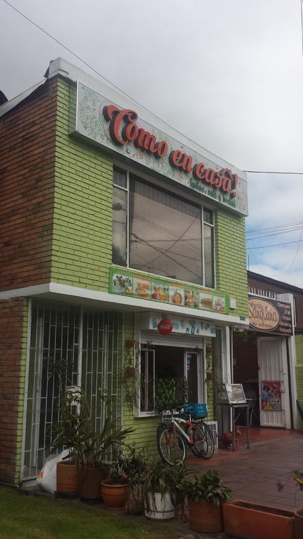Como En Casa! Restaurante Y Hostal ボゴタ エクステリア 写真