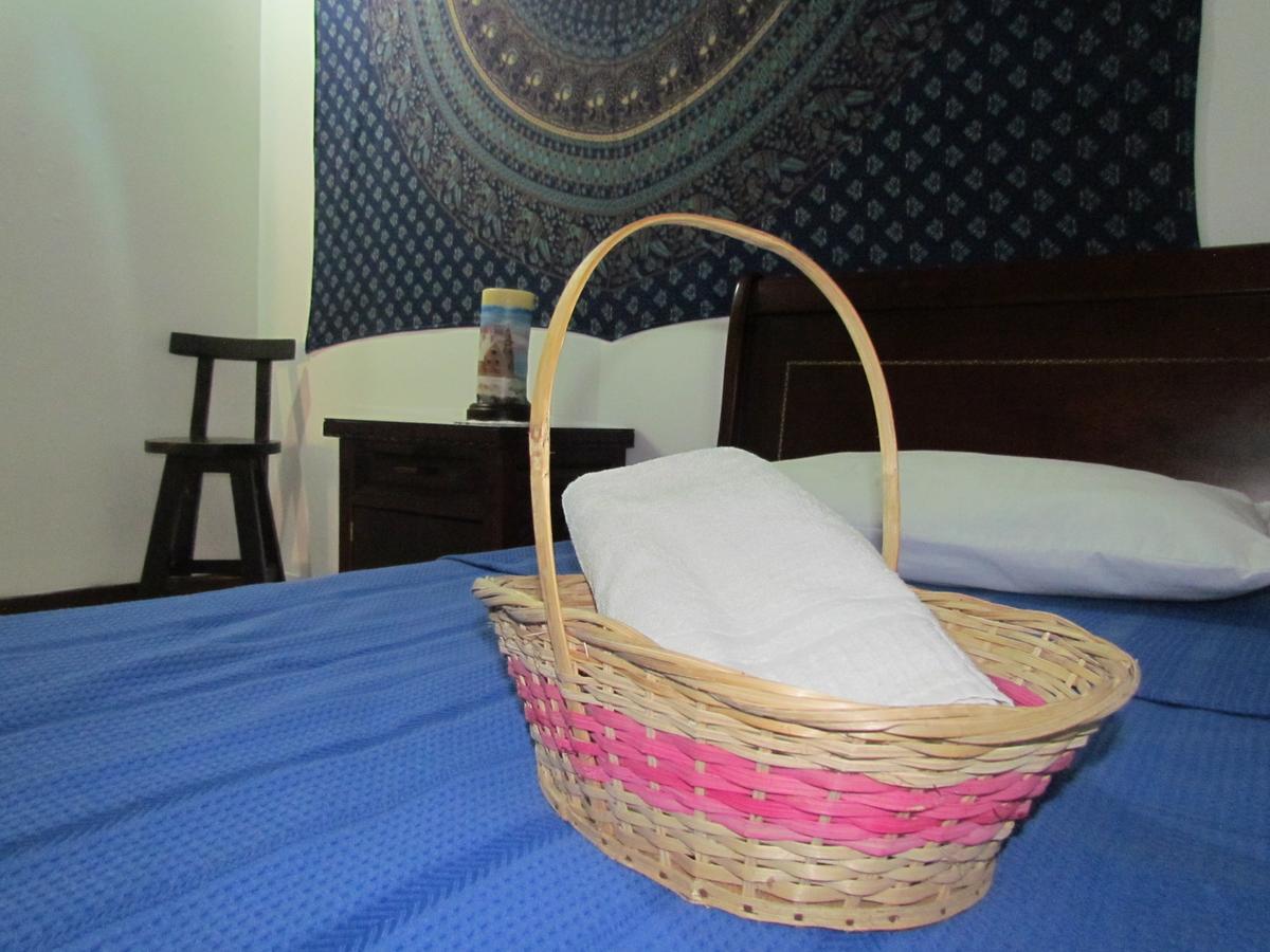 Como En Casa! Restaurante Y Hostal ボゴタ エクステリア 写真